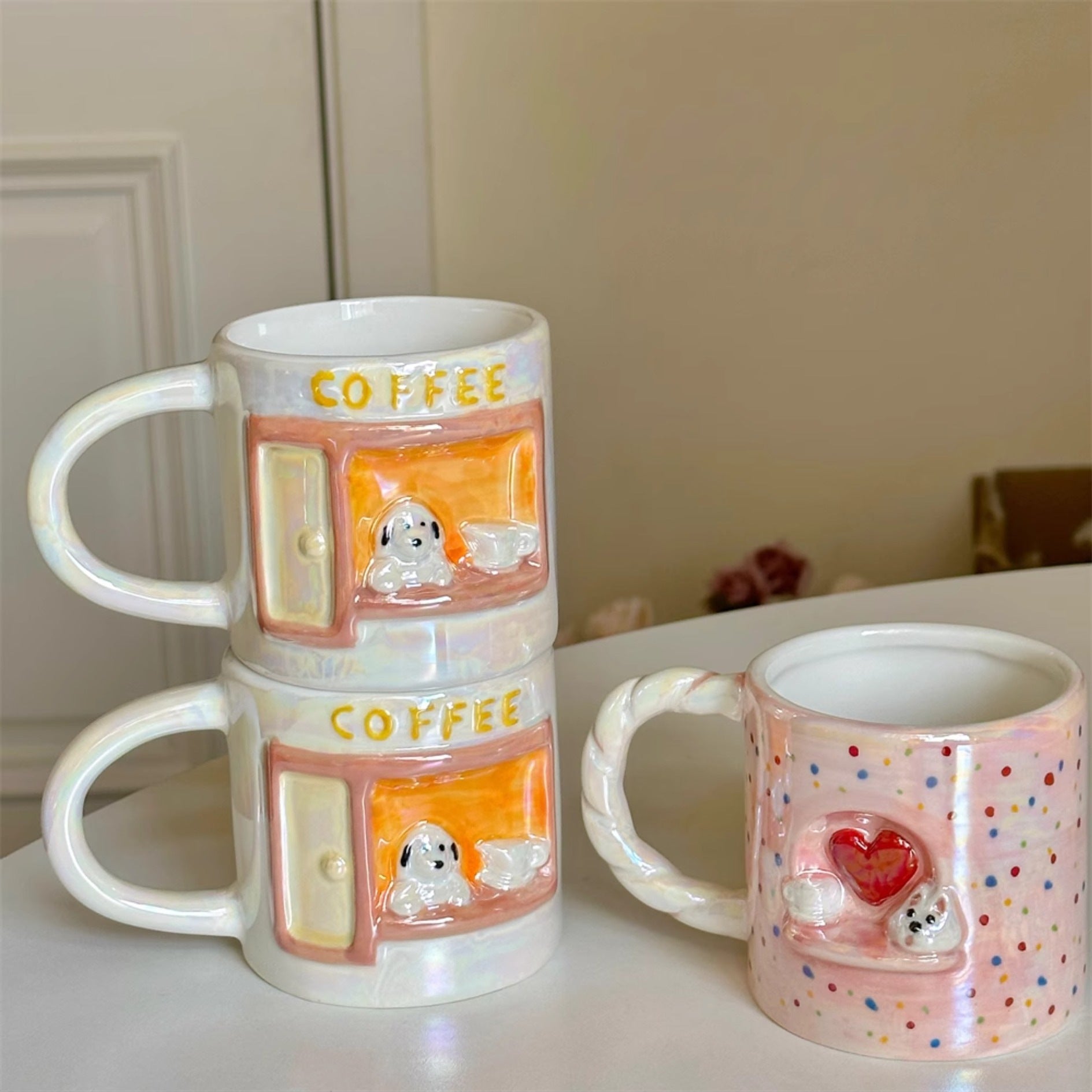 Uroczy ceramiczny kubek